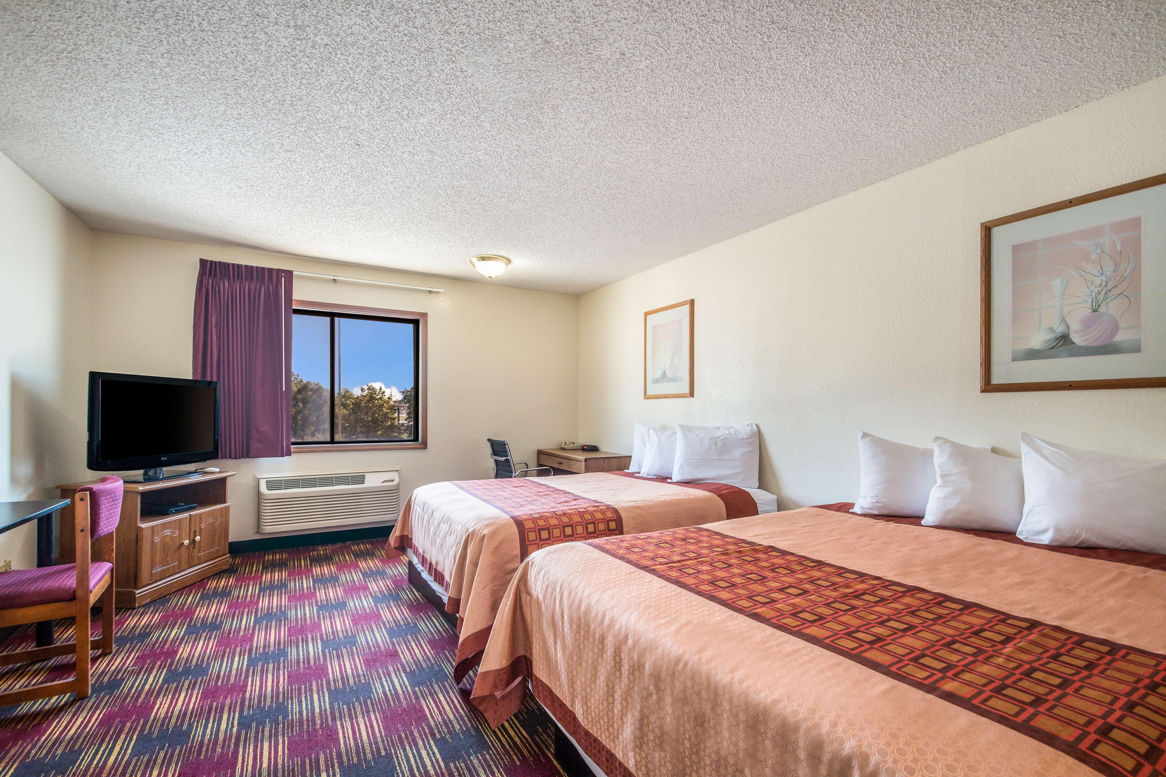 เมอร์เคียว เรจโจ เอมิเลีย เชนโตร อัสตอเรีย Hotel เรจโจเอมิเลีย ภายนอก รูปภาพ